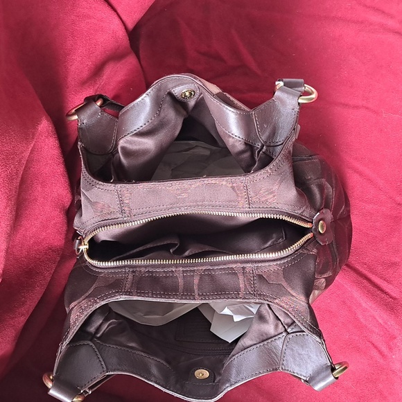 🎁 New Coach Limited Edition Signature Shoulder Bag NewExcellent Condition - Picture 12 of 12